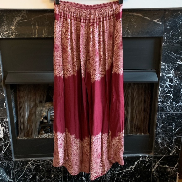 Wide leg Thai Cropped Pants - Picture 2 of 6